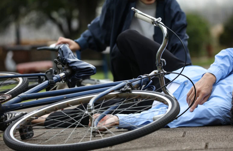 Accident avec un vélo qui est en tort