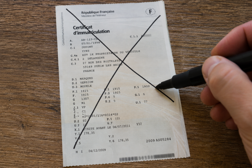 Comment barrer une carte grise